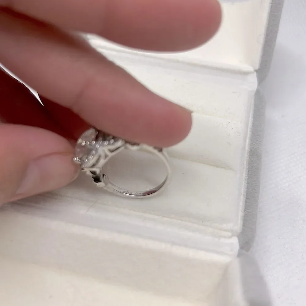 14kt 2.5ct tw round brilliant twist halo engagement ring